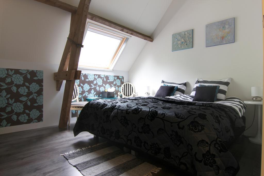 D'N Twist Bed & Breakfast Overloon Room photo